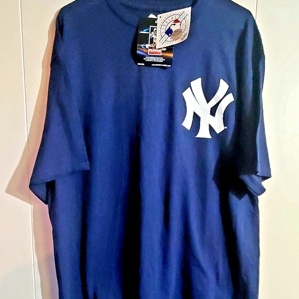 NWT NEW YORK YANKEES MARIANO RIVERA JERSEY T SHIRT. MENS Sz:XL BY MAJESTIC #42